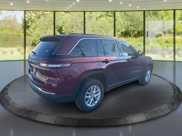 2025 Jeep Grand Cherokee GRAND CHEROKEE LAREDO X 4X4