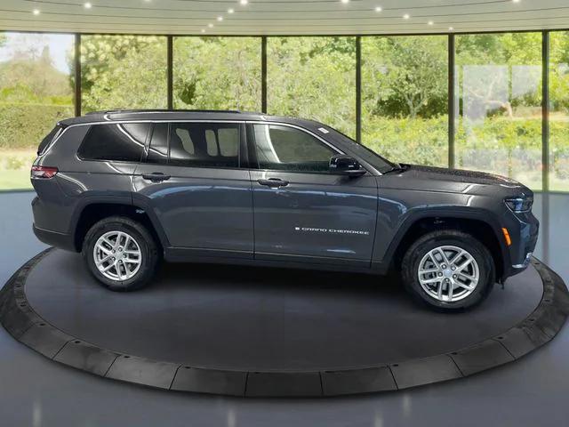 2025 Jeep Grand Cherokee GRAND CHEROKEE L LAREDO X 4X4