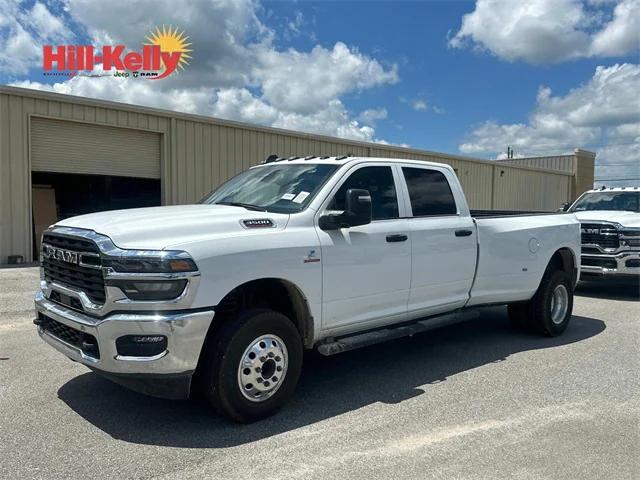 2026 RAM Ram 3500 RAM 3500 TRADESMAN CREW CAB 4X4 8 BOX