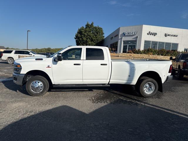 2026 RAM Ram 3500 RAM 3500 TRADESMAN CREW CAB 4X4 8 BOX
