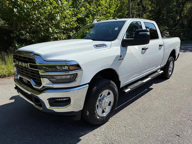 2026 RAM Ram 3500 RAM 3500 TRADESMAN CREW CAB 4X4 64 BOX