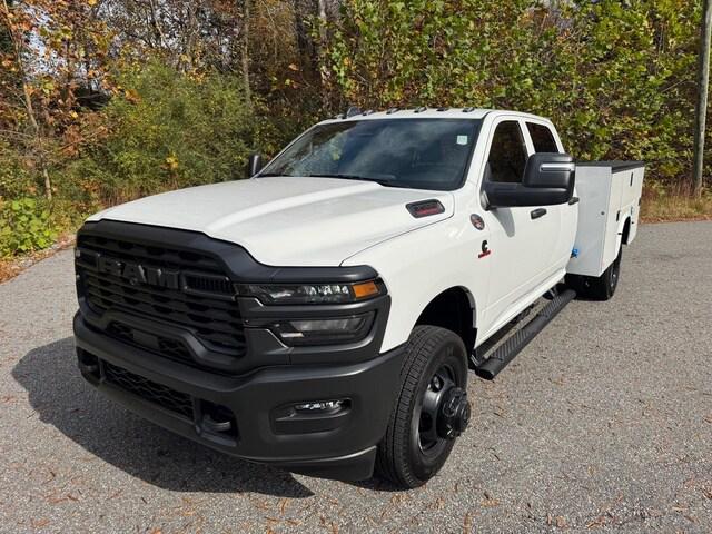 2026 RAM Ram 3500 Chassis Cab RAM 3500 TRADESMAN CREW CAB CHASSIS 4X4 60 CA 2026 RAM Ram 3500 Chassis Cab RAM 3500 TRADESMAN CREW CAB CHASSIS 4X4 60 CA