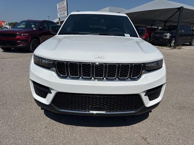 2025 Jeep Grand Cherokee GRAND CHEROKEE LAREDO 4X2