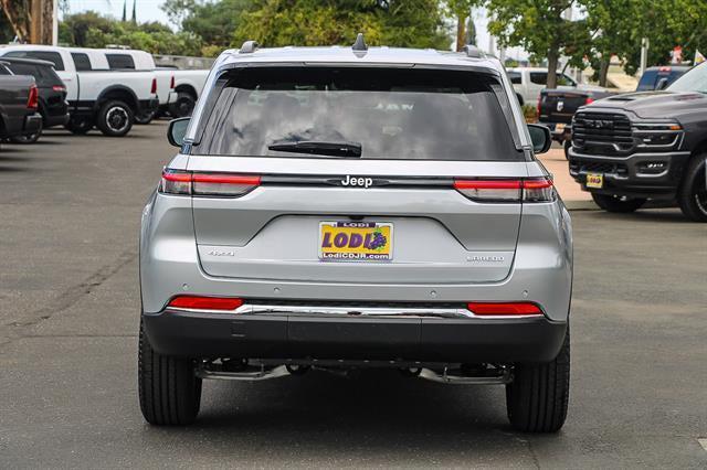 2025 Jeep Grand Cherokee GRAND CHEROKEE LAREDO 4X4 2025 Jeep Grand Cherokee GRAND CHEROKEE LAREDO 4X4