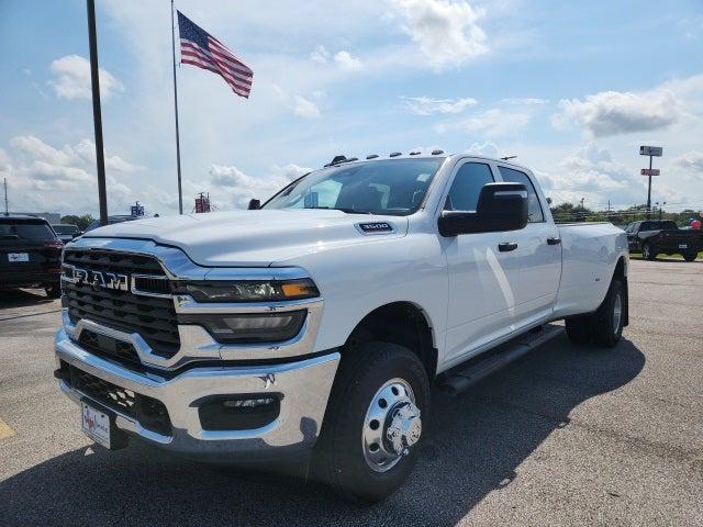 2026 RAM Ram 3500 RAM 3500 TRADESMAN CREW CAB 4X4 8 BOX