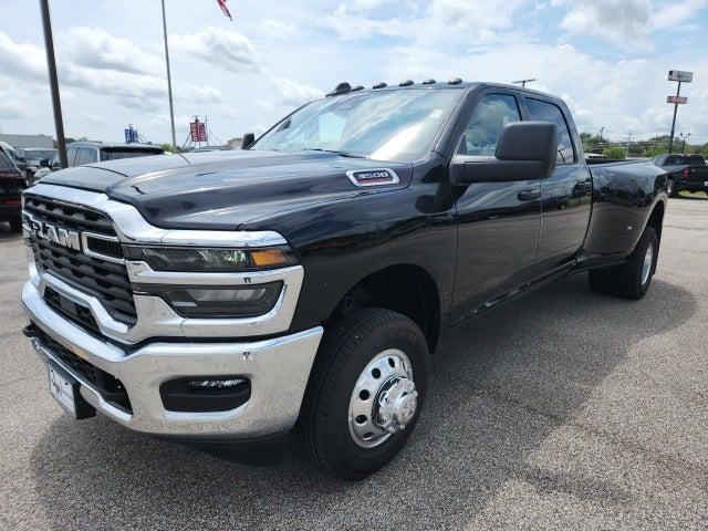 2026 RAM Ram 3500 RAM 3500 TRADESMAN CREW CAB 4X4 8 BOX