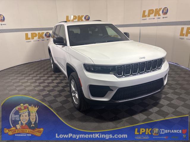 2025 Jeep Grand Cherokee GRAND CHEROKEE LAREDO X 4X4