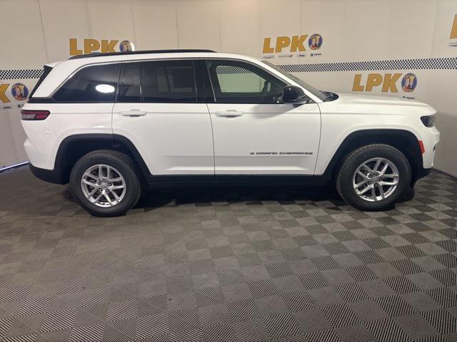2025 Jeep Grand Cherokee GRAND CHEROKEE LAREDO X 4X4