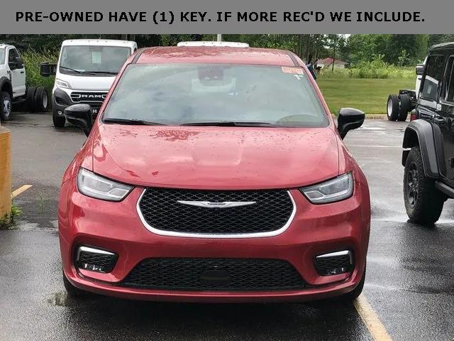 2025 Chrysler Pacifica Select