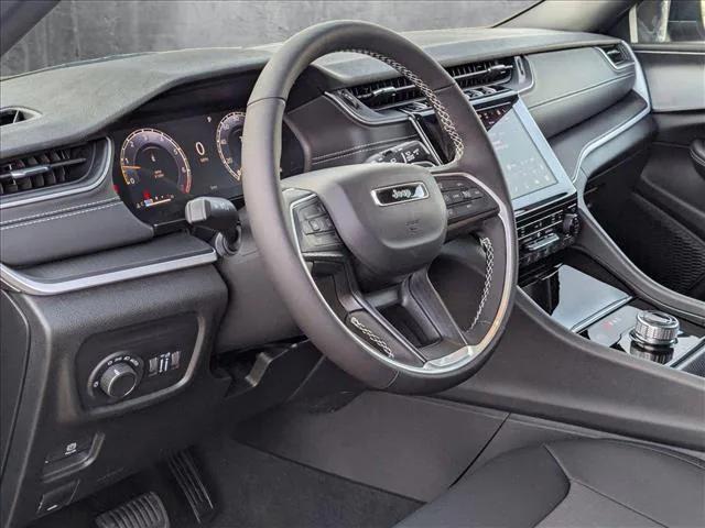 2025 Jeep Grand Cherokee GRAND CHEROKEE LAREDO 4X2