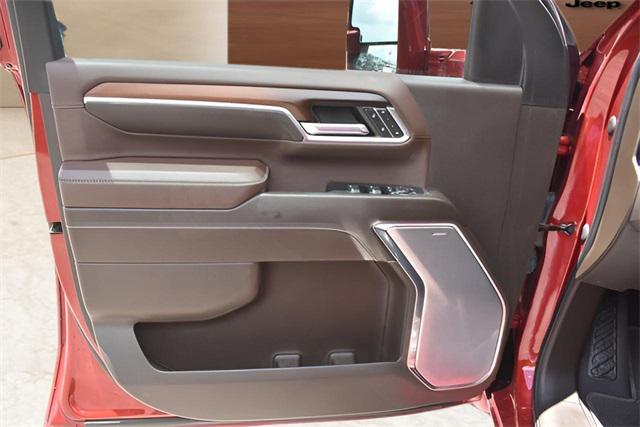2024 GMC Sierra 2500HD 4WD Crew Cab Standard Bed Denali