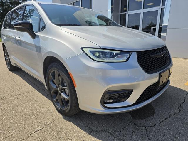 2023 Chrysler Pacifica Limited AWD