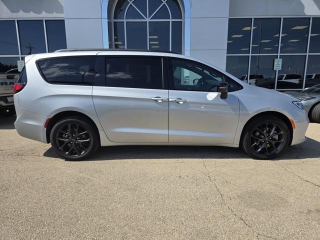 2023 Chrysler Pacifica Limited AWD