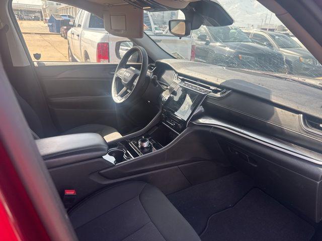 2023 Jeep Grand Cherokee Laredo 4x4