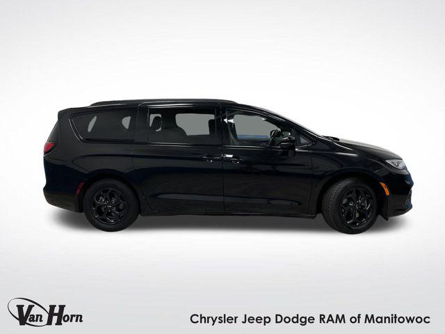 2022 Chrysler Pacifica Hybrid Touring L