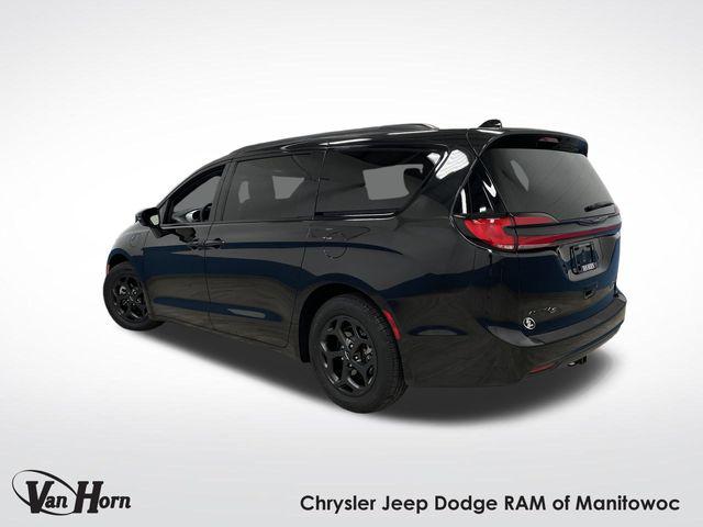 2022 Chrysler Pacifica Hybrid Touring L