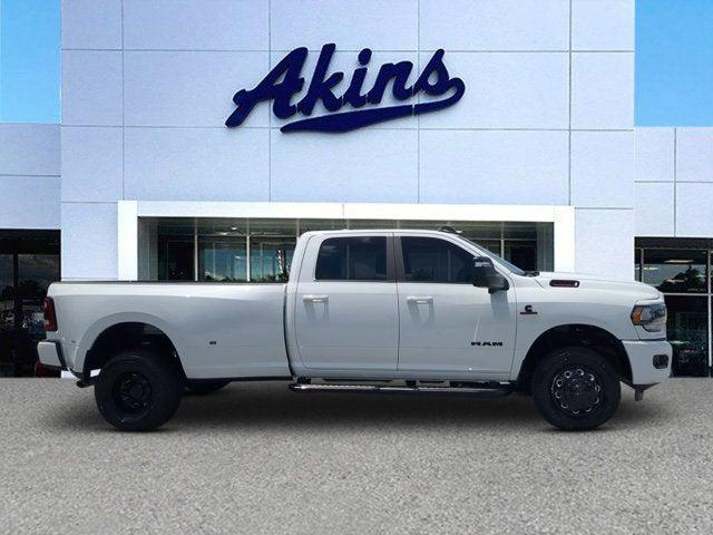 2024 RAM 3500 Big Horn Crew Cab 4x4 8 Box