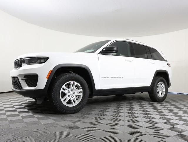 2025 Jeep Grand Cherokee Laredo 4x2
