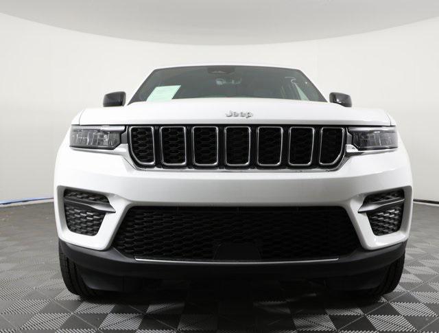 2025 Jeep Grand Cherokee Laredo 4x2