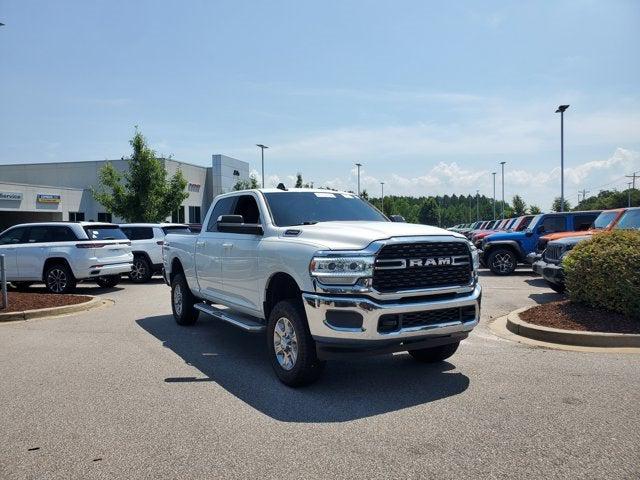 2022 RAM 2500 Big Horn Crew Cab 4x4 64 Box