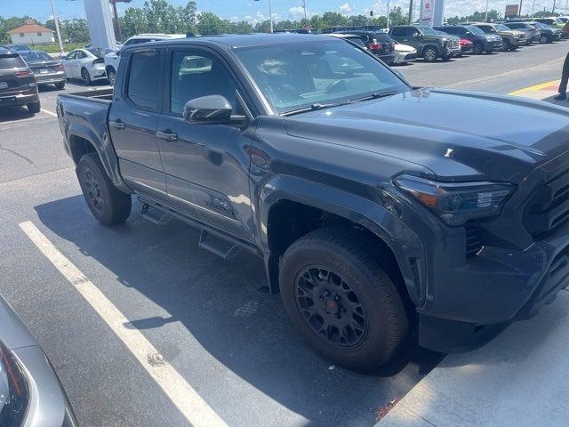 2024 Toyota Tacoma SR5 4WD