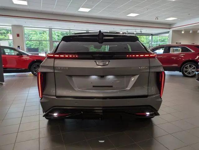 2026 Cadillac iQ V-Series w/1SM