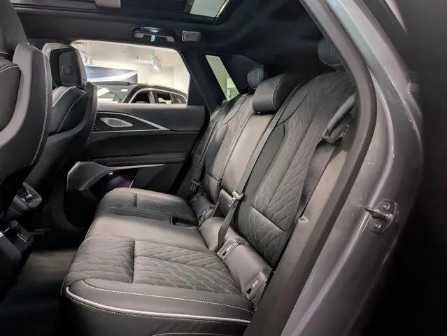 2026 Cadillac iQ V-Series w/1SM