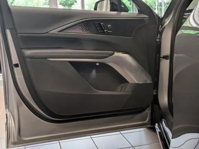 2026 Cadillac iQ V-Series w/1SM