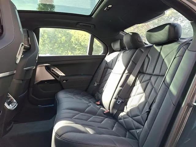 2026 BMW 7 Series 750e xDrive