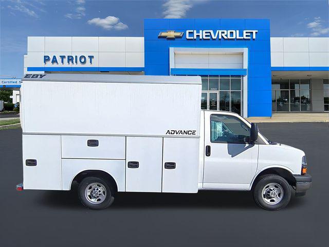 2025 Chevrolet Express Cutaway Work Van