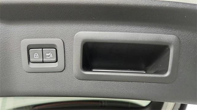 2025 Mazda X-90 Preferred Package