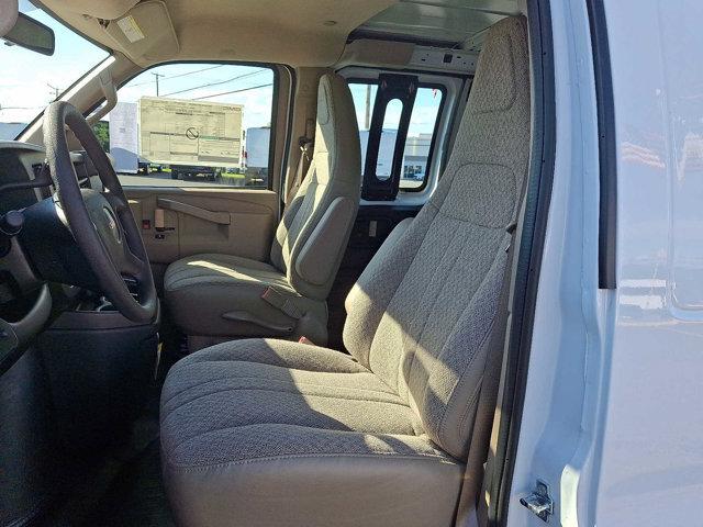 2025 GMC Savana Cargo RWD 3500 Regular Wheelbase Work Van