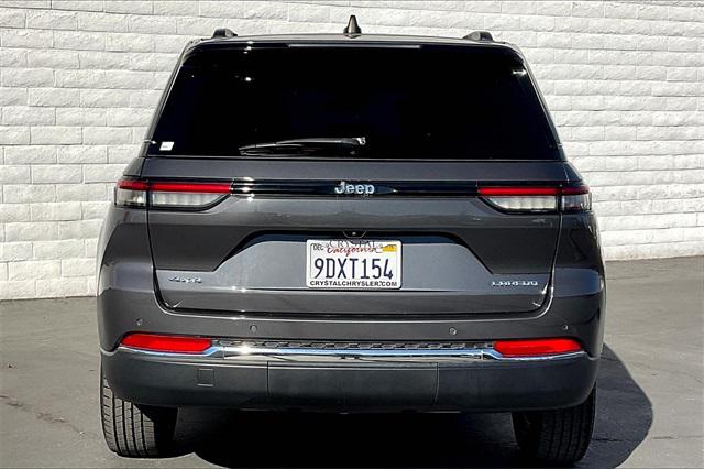 2023 Jeep Grand Cherokee Laredo 4x4