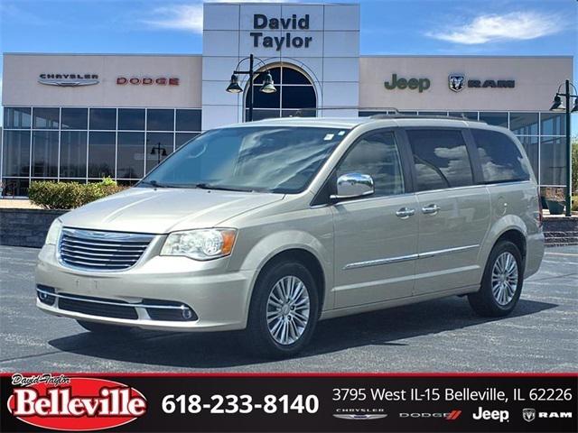 2014 Chrysler Town and Country Touring-L