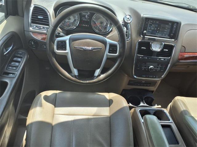 2014 Chrysler Town and Country Touring-L