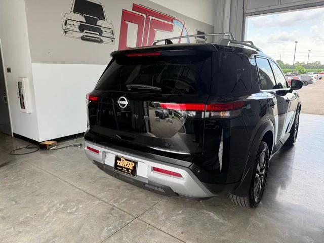 2025 Nissan Pathfinder SL FWD