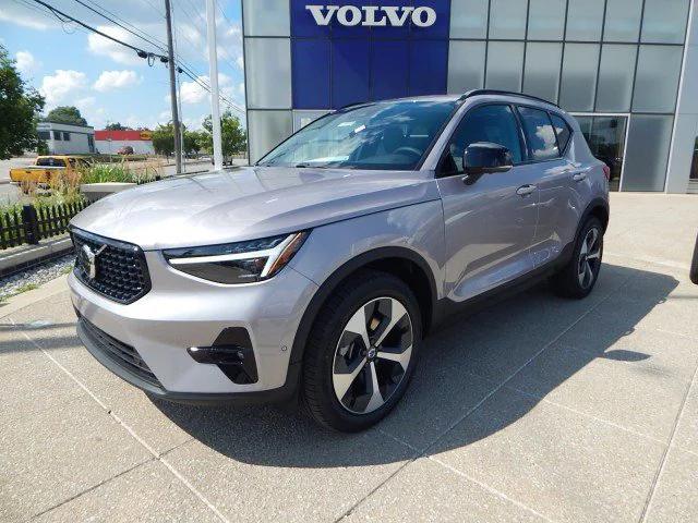 2026 Volvo XC40 B5 Plus