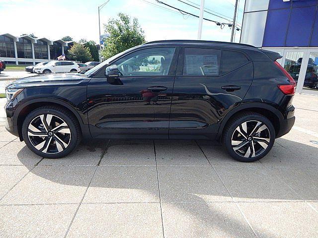 2026 Volvo XC40 B5 Plus