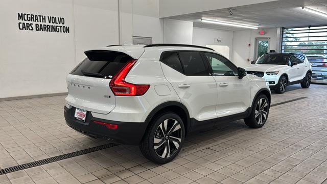 2026 Volvo XC40 B5 Ultra