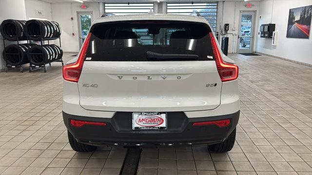 2026 Volvo XC40 B5 Ultra