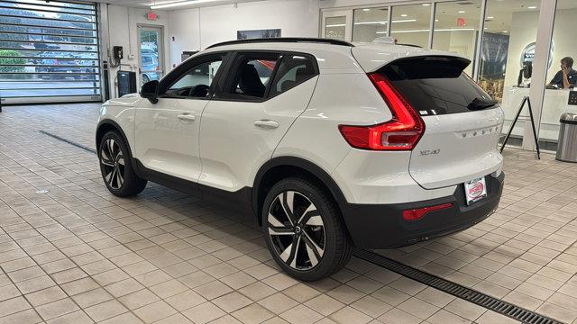 2026 Volvo XC40 B5 Ultra