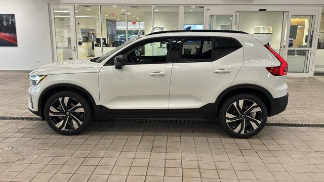 2026 Volvo XC40 B5 Ultra