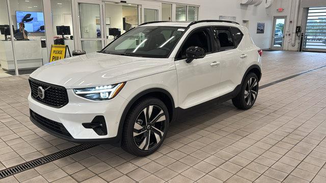 2026 Volvo XC40 B5 Ultra