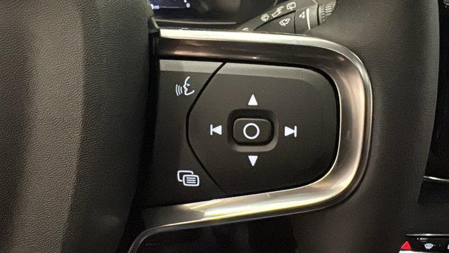 2026 Volvo XC40 B5 Ultra