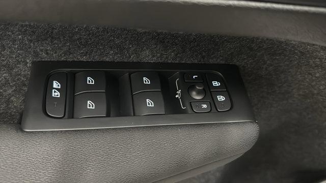 2026 Volvo XC40 B5 Ultra