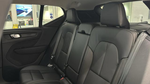 2026 Volvo XC40 B5 Ultra