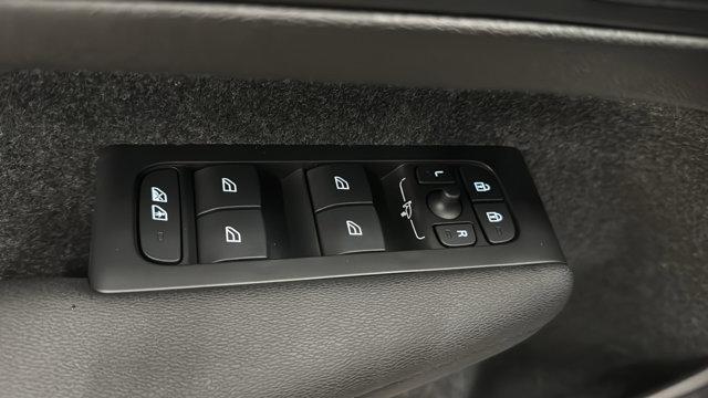 2026 Volvo XC40 B5 Ultra