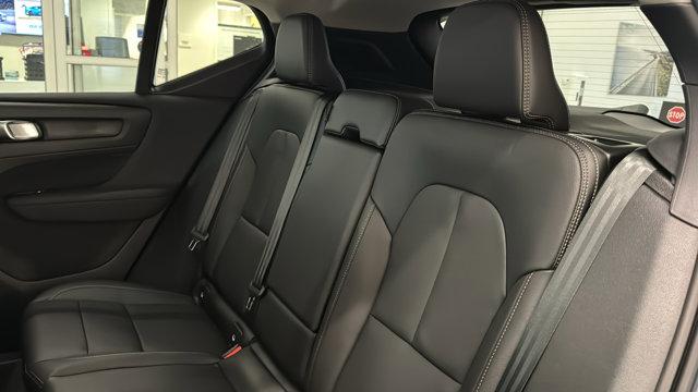2026 Volvo XC40 B5 Ultra