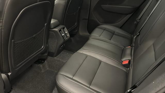 2026 Volvo XC40 B5 Ultra
