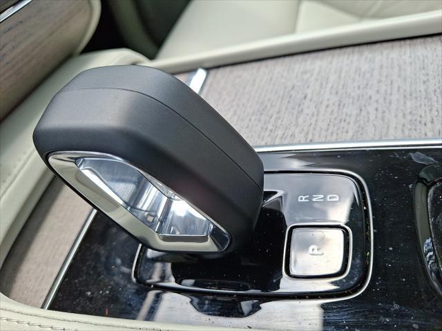 2024 Volvo XC90 Recharge T8 Plus Bright Theme 7-Seater